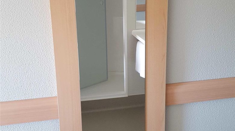 <b>Ibis Budget Saint Gaudens Room</b>. Images powered by <a href="https://iceportal.shijigroup.com/" title="IcePortal" target="_blank">IcePortal</a>.