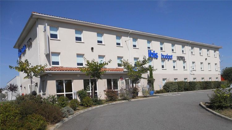 Ibis Budget Saint Gaudens Exterior