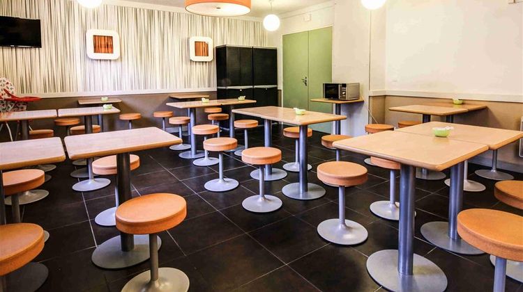 Ibis Budget Chateaudun Exterior
