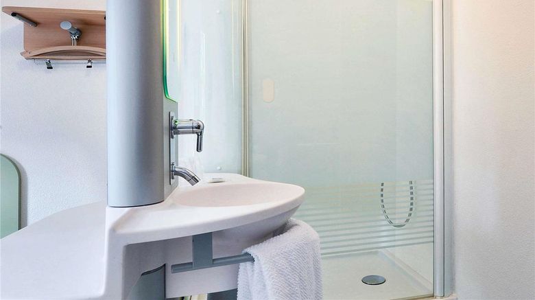<b>Ibis Budget Grenoble Sud Seyssin Room</b>. Images powered by <a href="https://iceportal.shijigroup.com/" title="IcePortal" target="_blank">IcePortal</a>.