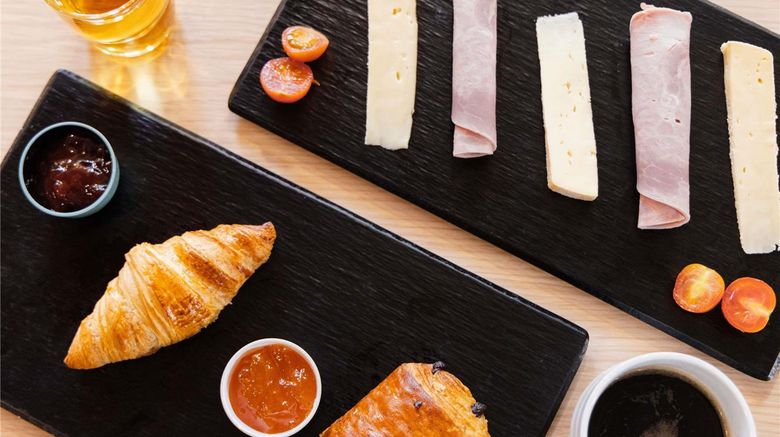 <b>Ibis Budget Nanterre La Defense Restaurant</b>. Images powered by <a href="https://iceportal.shijigroup.com/" title="IcePortal" target="_blank">IcePortal</a>.