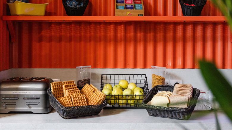 <b>Ibis Budget Nanterre La Defense Restaurant</b>. Images powered by <a href="https://iceportal.shijigroup.com/" title="IcePortal" target="_blank">IcePortal</a>.