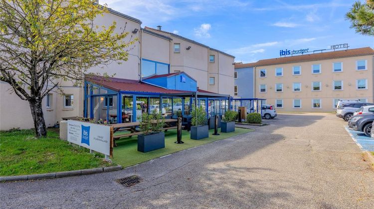 Ibis Budget Lyon l'Isle d'Abeau Exterior