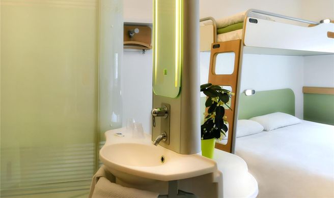 Ibis Budget Saint Quentin Exterior