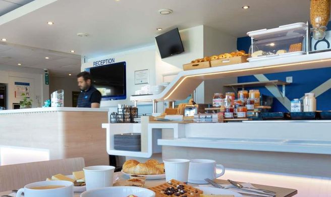 Ibis Budget St-Maximin-la-Ste-Baume Exterior