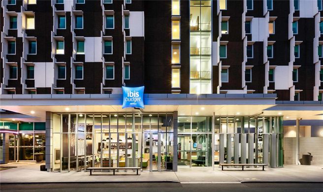 Ibis Budget Auckland Airport Exterior