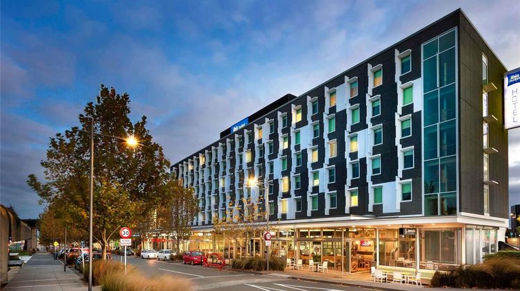 Ibis Budget Auckland Airport Exterior