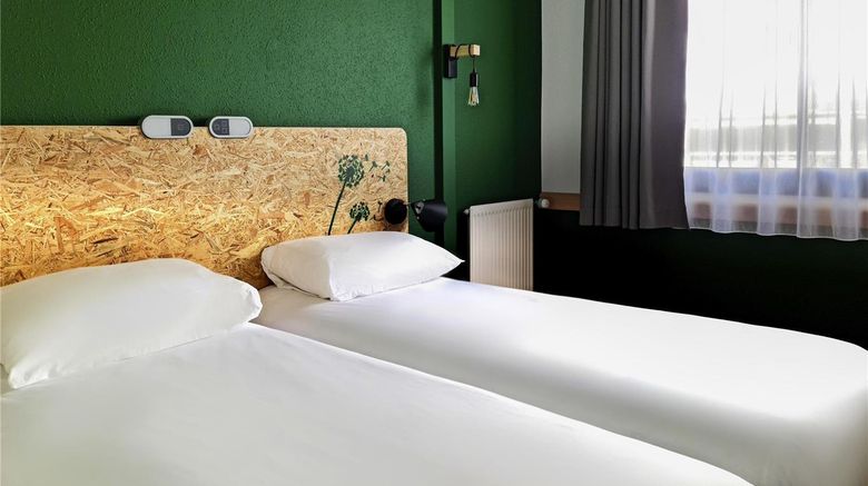 <b>Greet Hotel Evreux Centre Room</b>. Images powered by <a href="https://iceportal.shijigroup.com/" title="IcePortal" target="_blank">IcePortal</a>.