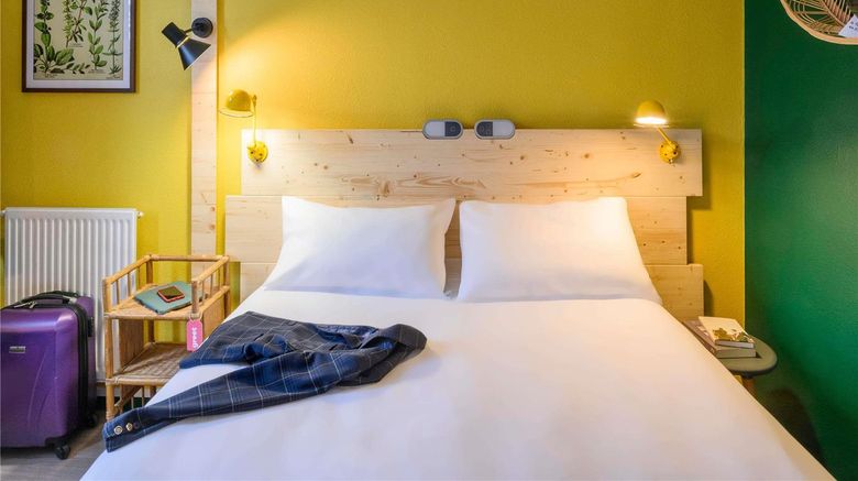 <b>Greet Hotel Evreux Centre Room</b>. Images powered by <a href="https://iceportal.shijigroup.com/" title="IcePortal" target="_blank">IcePortal</a>.