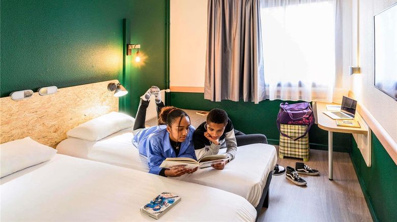 <b>Greet Hotel Evreux Centre Room</b>. Images powered by <a href="https://iceportal.shijigroup.com/" title="IcePortal" target="_blank">IcePortal</a>.