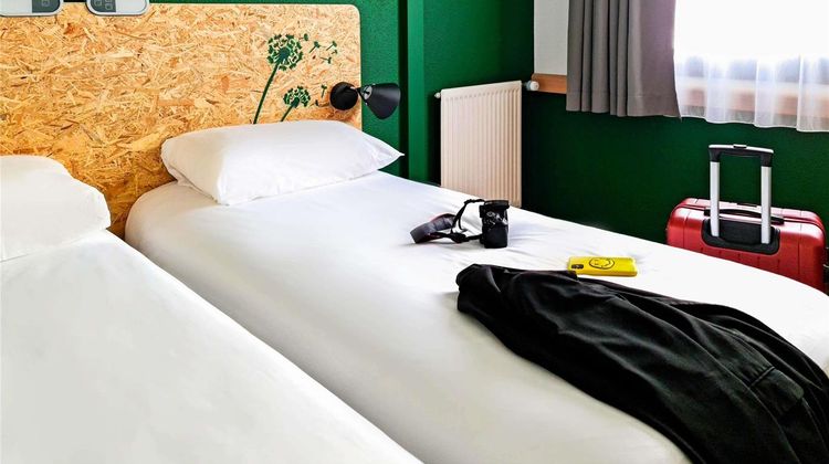Greet Hotel Evreux Centre Room