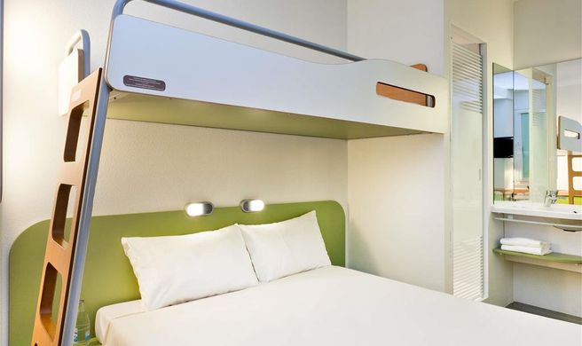 Ibis Budget Givet Exterior