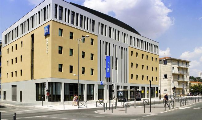 Ibis Budget Gare De Poitiers Exterior