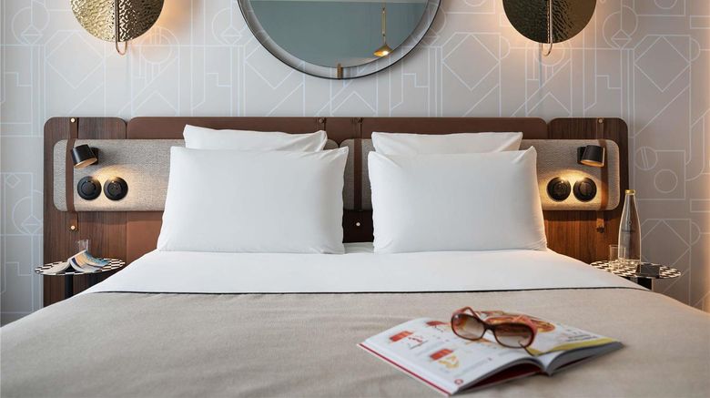 <b>Mercure Paris Opera Grands Boulevard Htl Room</b>. Images powered by <a href="https://iceportal.shijigroup.com/" title="IcePortal" target="_blank">IcePortal</a>.