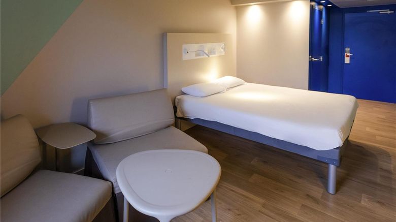 <b>Ibis Budget Albertville Room</b>. Images powered by <a href="https://iceportal.shijigroup.com/" title="IcePortal" target="_blank">IcePortal</a>.