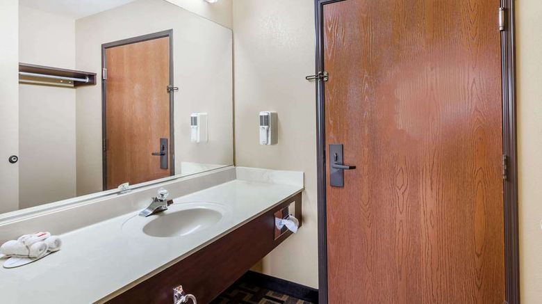 <b>Super 8 Eddyville Room</b>. Images powered by <a href="https://iceportal.shijigroup.com/" title="IcePortal" target="_blank">IcePortal</a>.