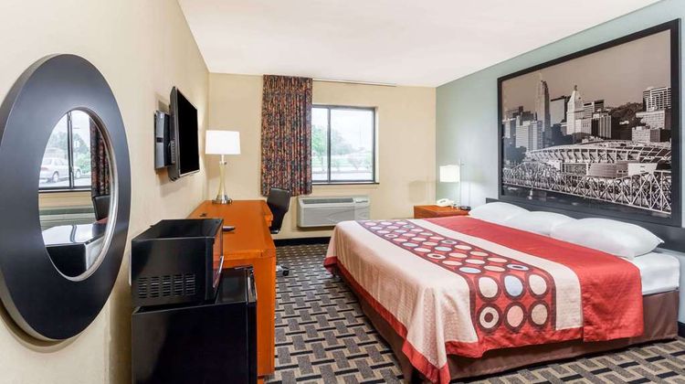 Super 8 Eddyville Room