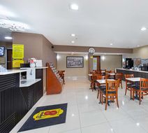 Super 8 Eddyville Lobby