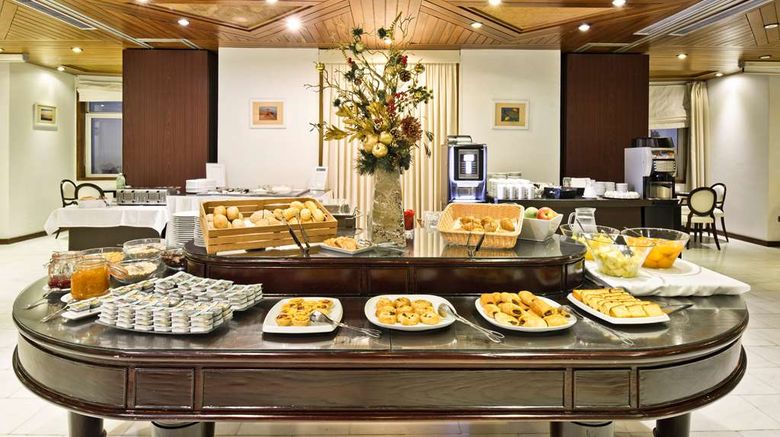 <b>Golden Tulip Porto Gaia Restaurant</b>. Images powered by <a href="https://iceportal.shijigroup.com/" title="IcePortal" target="_blank">IcePortal</a>.