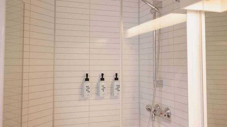 <b>Scandic Hotel Svolvaer Room</b>. Images powered by <a href="https://iceportal.shijigroup.com/" title="IcePortal" target="_blank">IcePortal</a>.