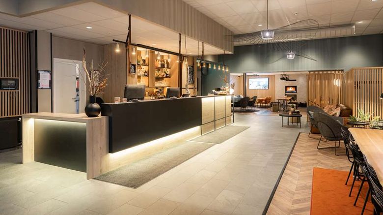 <b>Scandic Victoria Lobby</b>. Images powered by <a href="https://iceportal.shijigroup.com/" title="IcePortal" target="_blank">IcePortal</a>.
