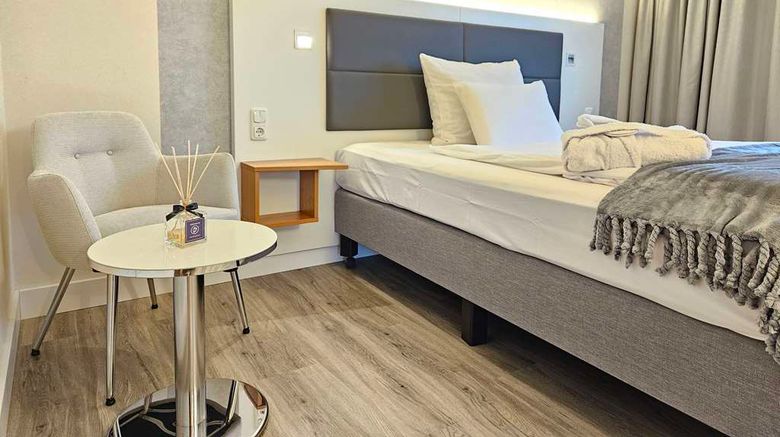 <b>Tulip Inn Frankfurt Airport Room</b>. Images powered by <a href="https://iceportal.shijigroup.com/" title="IcePortal" target="_blank">IcePortal</a>.
