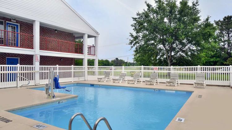 Americas Best Value Inn, Edenton Pool