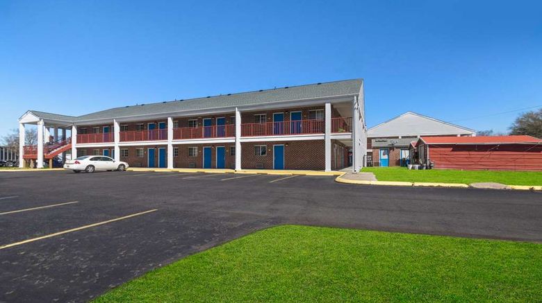 <b>Americas Best Value Inn, Edenton Exterior</b>. Images powered by <a href="https://iceportal.shijigroup.com/" title="IcePortal" target="_blank">IcePortal</a>.