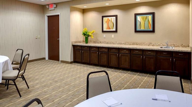 <b>Hampton Inn & Suites, Blythe Meeting</b>. Images powered by <a href="https://iceportal.shijigroup.com/" title="IcePortal" target="_blank">IcePortal</a>.