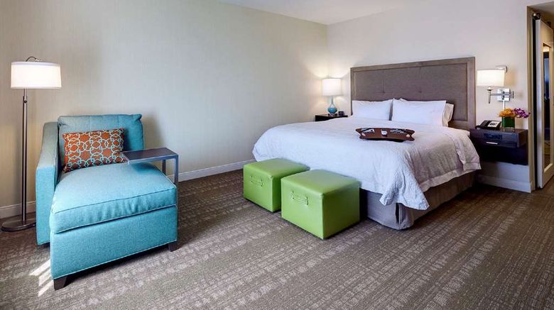 <b>Hampton Inn & Suites, Blythe Room</b>. Images powered by <a href="https://iceportal.shijigroup.com/" title="IcePortal" target="_blank">IcePortal</a>.