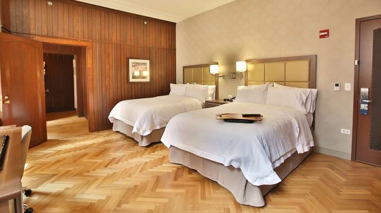 <b>Hampton Inn Chicago Downtown/N Loop Room</b>. Images powered by <a href="https://iceportal.shijigroup.com/" title="IcePortal" target="_blank">IcePortal</a>.