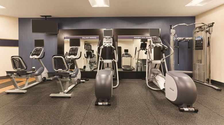 <b>Hampton Inn Chicago Downtown/N Loop Health</b>. Images powered by <a href="https://iceportal.shijigroup.com/" title="IcePortal" target="_blank">IcePortal</a>.