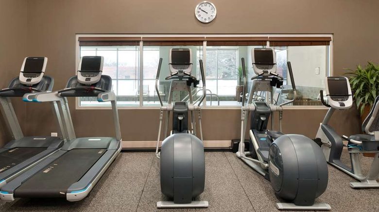 <b>Embassy Suites Chicago/Naperville Health</b>. Images powered by <a href="https://iceportal.shijigroup.com/" title="IcePortal" target="_blank">IcePortal</a>.