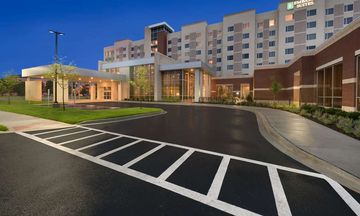 Embassy Suites Chicago/Naperville
