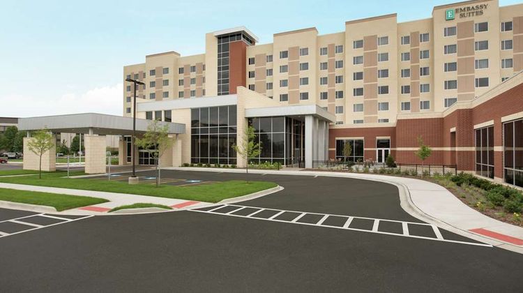 Embassy Suites Chicago/Naperville Exterior