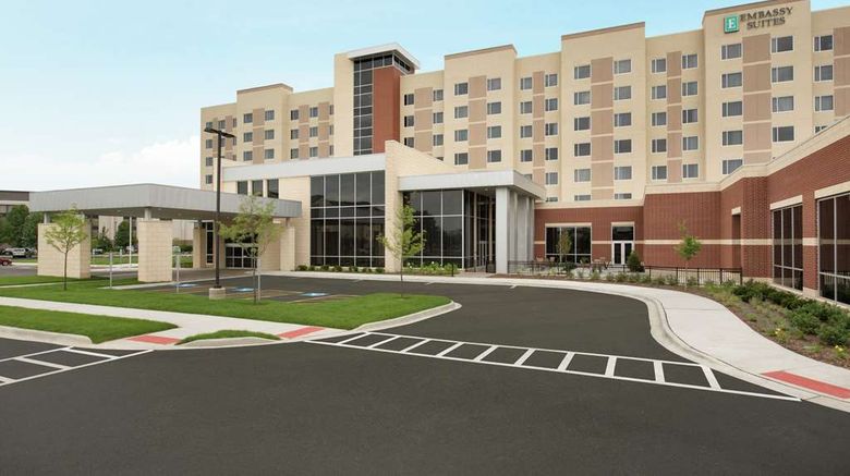 <b>Embassy Suites Chicago/Naperville Exterior</b>. Images powered by <a href="https://iceportal.shijigroup.com/" title="IcePortal" target="_blank">IcePortal</a>.