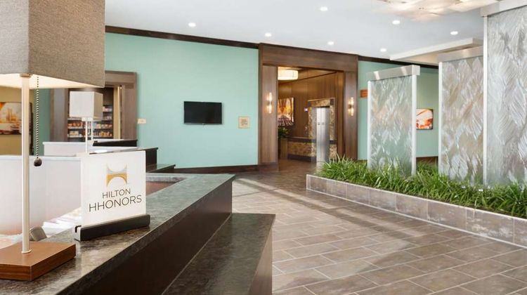 Embassy Suites Chicago/Naperville Lobby