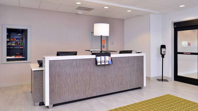 Hampton Inn & Suites Shelby Lobby