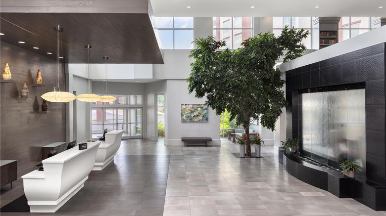 <b>Embassy Suites Charlotte Ayrsley Lobby</b>. Images powered by <a href="https://iceportal.shijigroup.com/" title="IcePortal" target="_blank">IcePortal</a>.