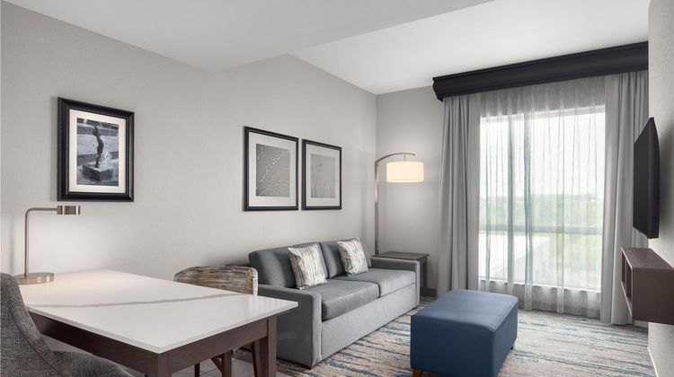Embassy Suites Charlotte Ayrsley Room