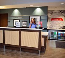 Hampton Inn & Suites Deland Lobby