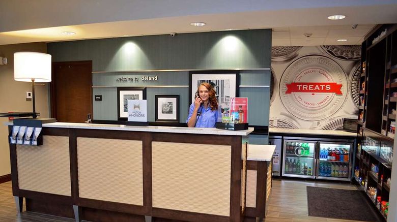 <b>Hampton Inn & Suites Deland Lobby</b>. Images powered by <a href="https://iceportal.shijigroup.com/" title="IcePortal" target="_blank">IcePortal</a>.
