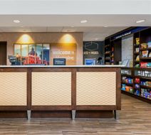 Hampton Inn & Suites Deland Lobby