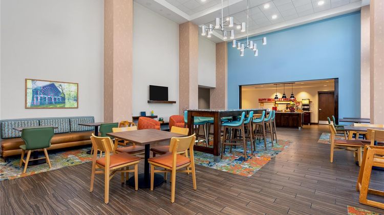 Hampton Inn & Suites Deland Restaurant