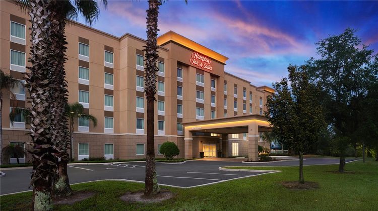 Hampton Inn & Suites Deland Exterior