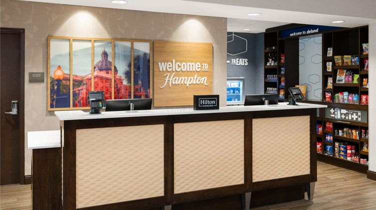 Hampton Inn & Suites Deland Lobby