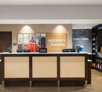Hampton Inn & Suites Deland Lobby