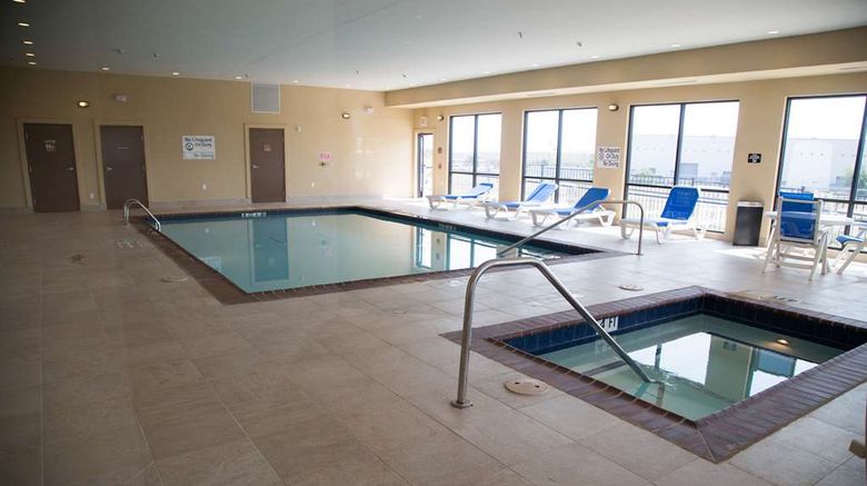 <b>Hampton Inn & Suites McKinney Pool</b>. Images powered by <a href="https://iceportal.shijigroup.com/" title="IcePortal" target="_blank">IcePortal</a>.