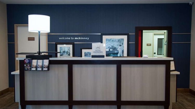 Hampton Inn & Suites McKinney Lobby