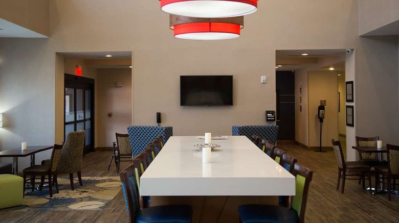 <b>Hampton Inn & Suites McKinney Lobby</b>. Images powered by <a href="https://iceportal.shijigroup.com/" title="IcePortal" target="_blank">IcePortal</a>.